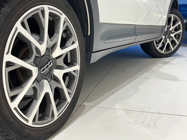 フィアット 500X クロスプラス 4WDの中古車