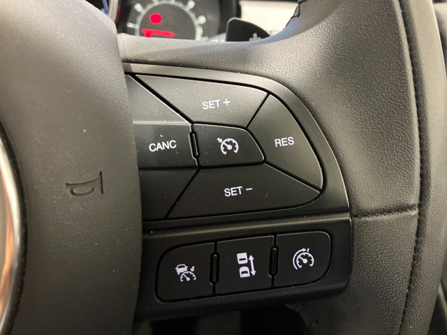 フィアット 500X クロスプラス 4WDの中古車
