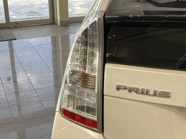 トヨタ プリウス 1.8 Sの中古車