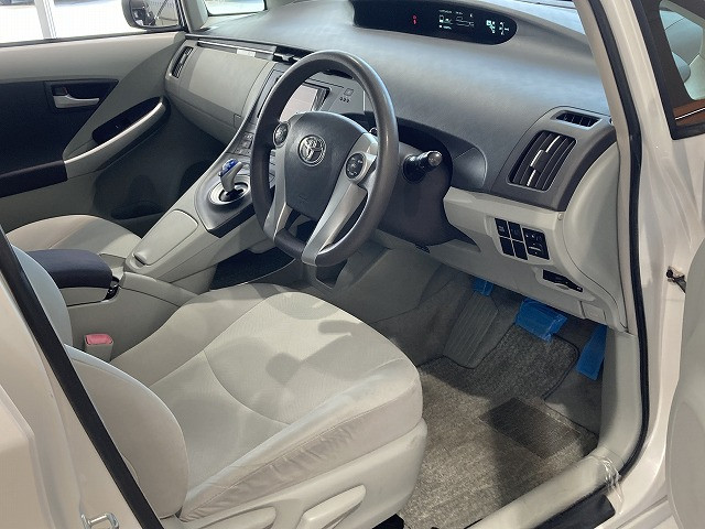トヨタ プリウス 1.8 Sの中古車