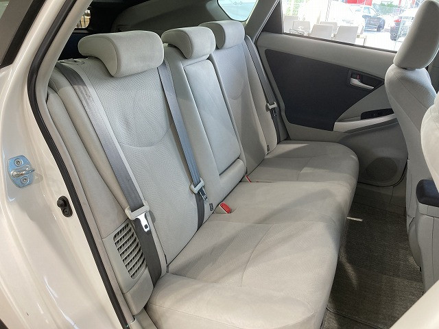 トヨタ プリウス 1.8 Sの中古車