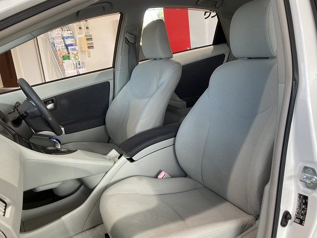 トヨタ プリウス 1.8 Sの中古車