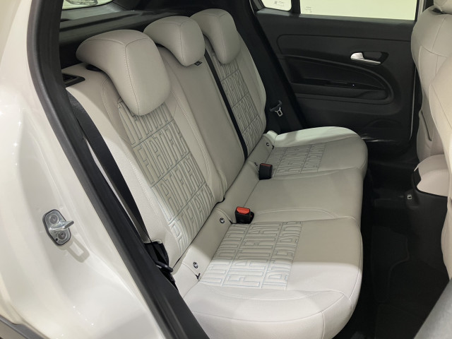 フィアット 600e ラ プリマ ホワイト パッケージの中古車