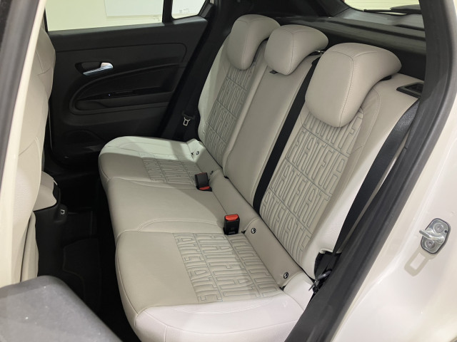 フィアット 600e ラ プリマ ホワイト パッケージの中古車