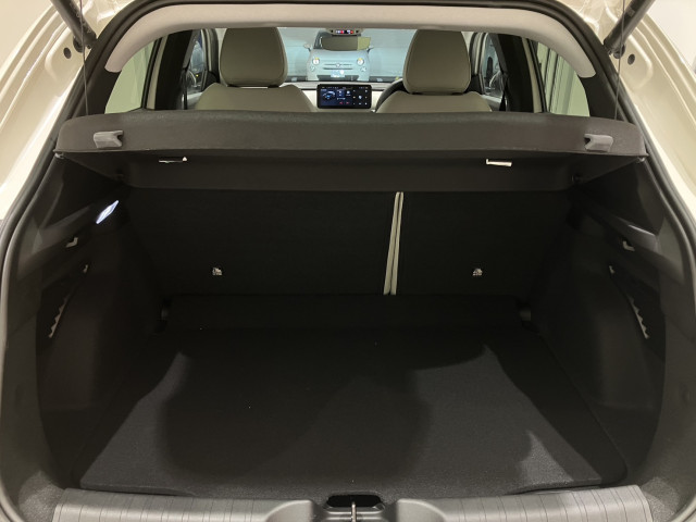 フィアット 600e ラ プリマ ホワイト パッケージの中古車