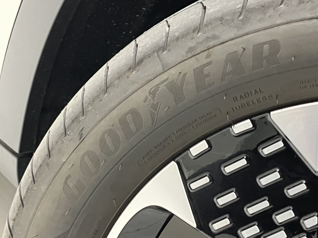 フィアット 600e ラ プリマ ホワイト パッケージの中古車