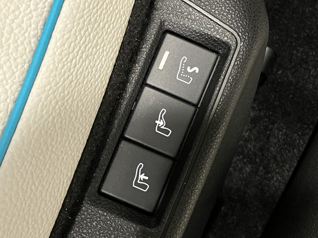 フィアット 600e ラ プリマ ホワイト パッケージの中古車