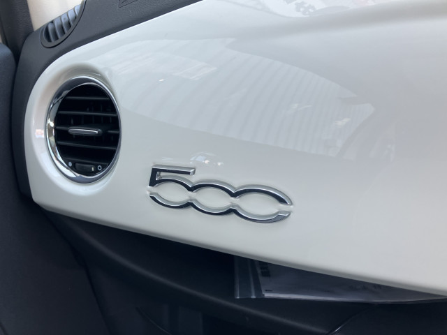 フィアット 500 1.2 8V Lounge RHDの中古車