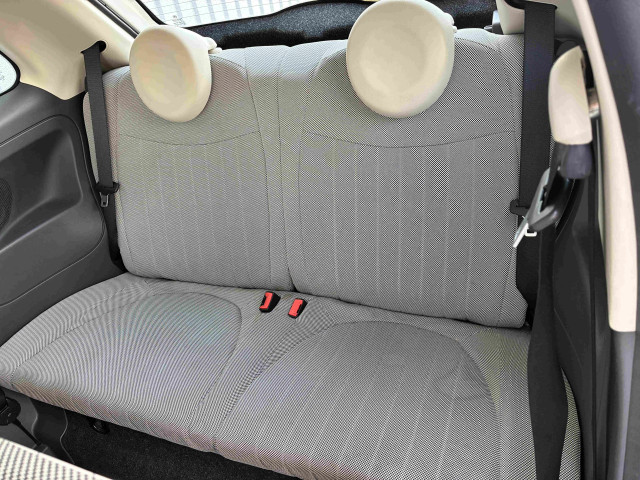 フィアット 500 1.2 8V Lounge RHDの中古車
