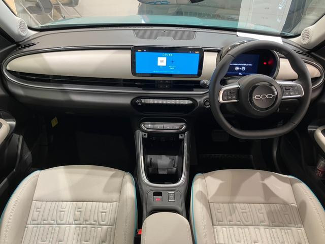 フィアット 600e 600e La Prima RHDの中古車