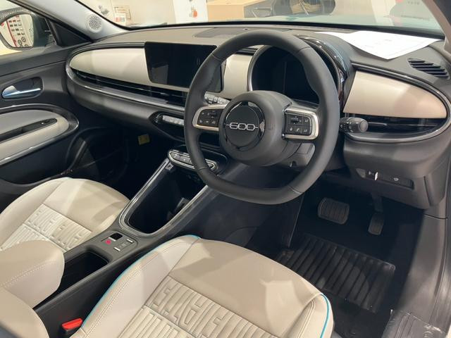 フィアット 600e 600e La Prima RHDの中古車
