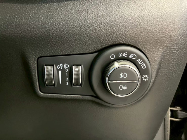 ジープ コンパス リミテッド 4WDの中古車