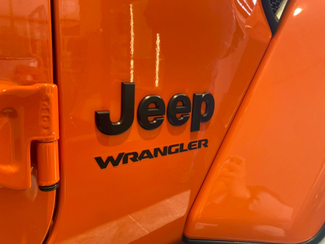 ジープ ラングラー アンリミテッド サハラ ホセ 4WDの中古車