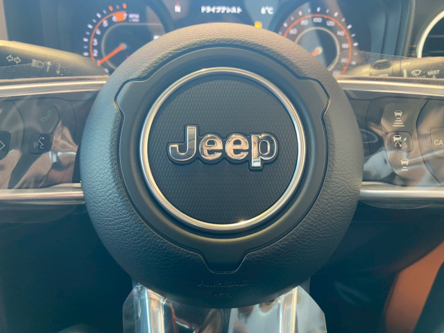 ジープ ラングラー アンリミテッド サハラ ホセ 4WDの中古車
