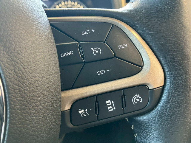 ジープ レネゲード リミテッドの中古車