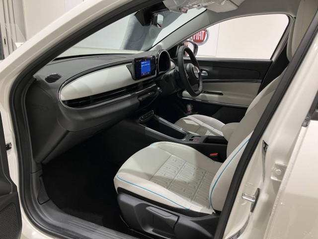 フィアット 600e ラ プリマの中古車