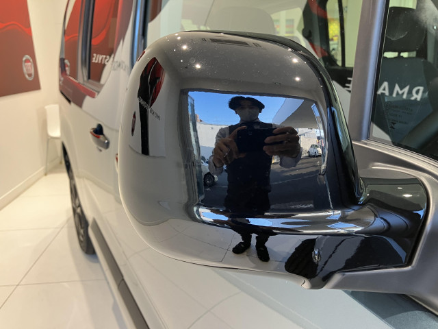 フィアット ドブロ 1.5 ディーゼルターボの中古車