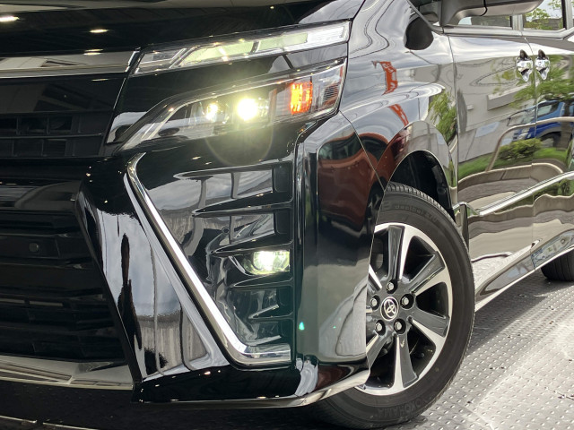 トヨタ ヴォクシー 2.0 ZS 煌Ⅲの中古車