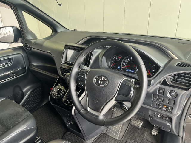 トヨタ ヴォクシー 2.0 ZS 煌Ⅲの中古車
