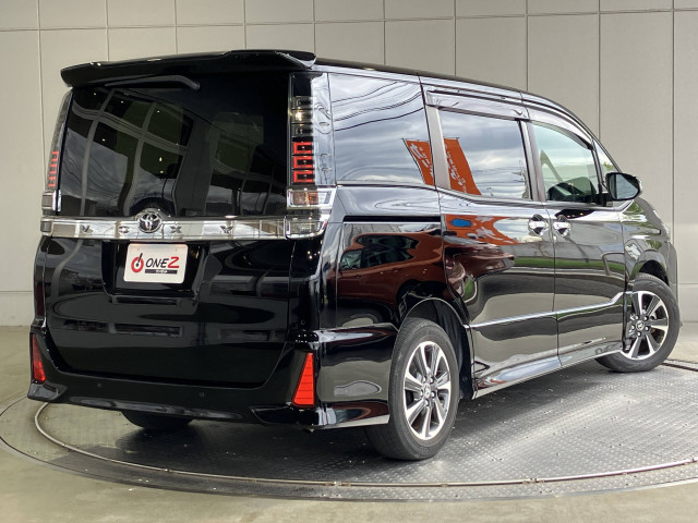 トヨタ ヴォクシー 2.0 ZS 煌Ⅲの中古車