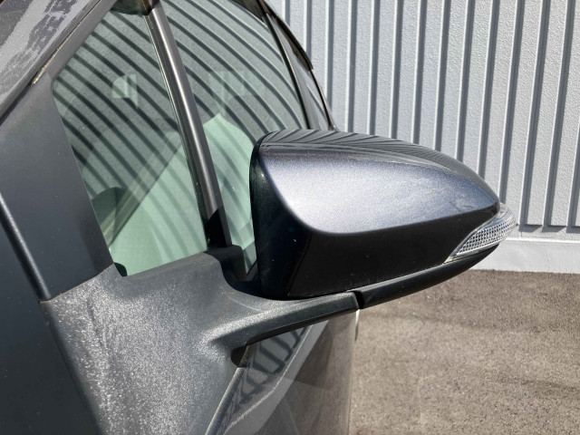 トヨタ ヴィッツ Fの中古車