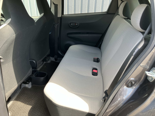 トヨタ ヴィッツ Fの中古車