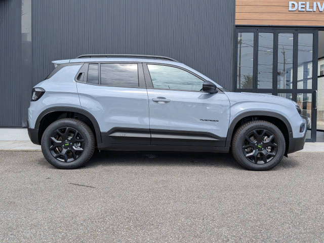 ジープ アベンジャー 4xe ハイブリッド アップランド 4WDの中古車