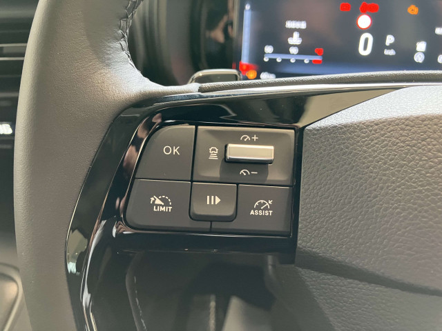 フィアット ドブロ チンクエ ビアンコ ジェラート ディーゼルターボの中古車