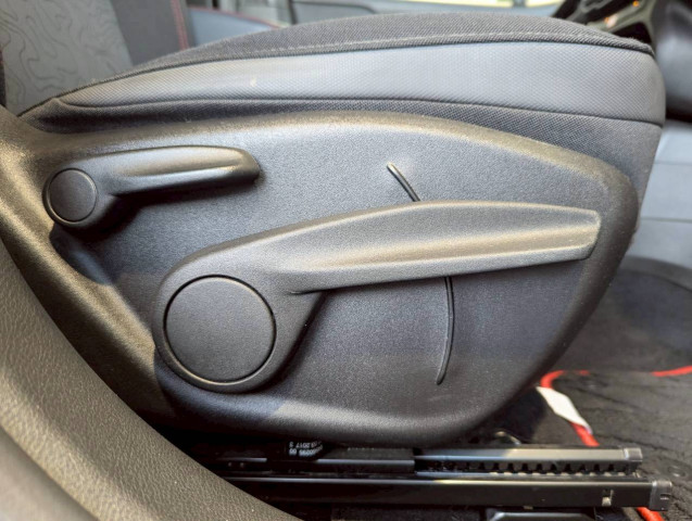 ジープ レネゲード トレイルホーク 4WDの中古車