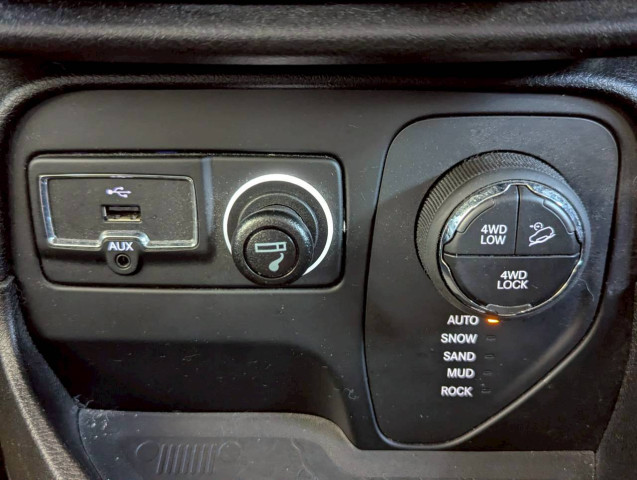 ジープ レネゲード トレイルホーク 4WDの中古車