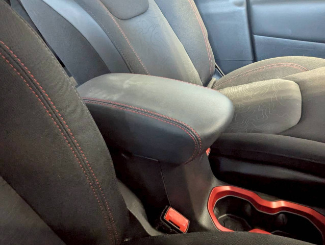 ジープ レネゲード トレイルホーク 4WDの中古車