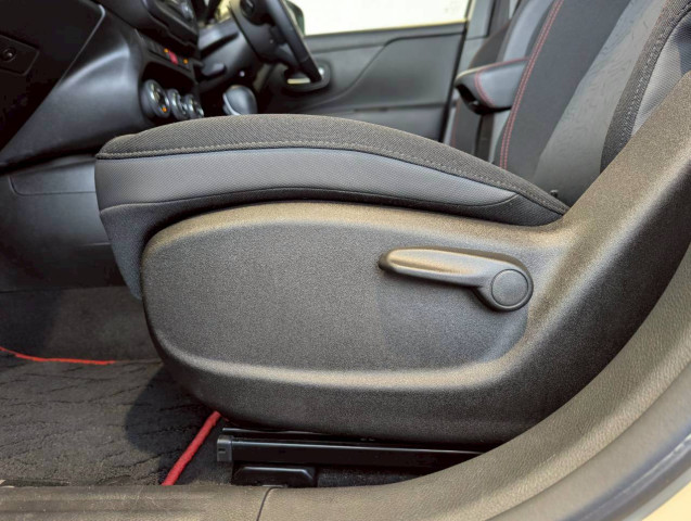 ジープ レネゲード トレイルホーク 4WDの中古車