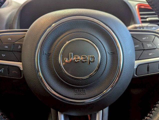 ジープ レネゲード トレイルホーク 4WDの中古車