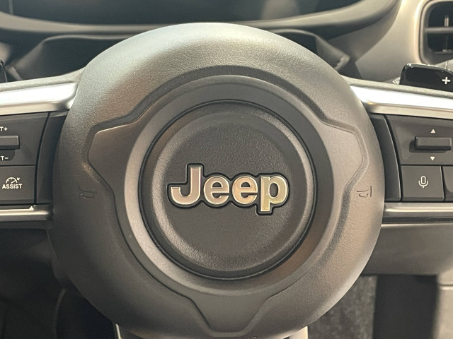 ジープ アベンジャー 4xe ハイブリッド アップランド 4WDの中古車