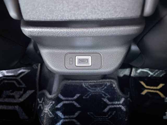 ジープ アベンジャー 4xe ハイブリッド アップランド 4WDの中古車