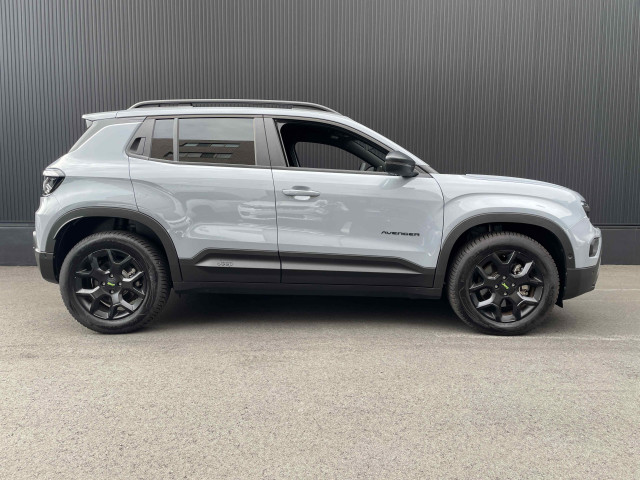 ジープ アベンジャー 4xe ハイブリッド アップランド 4WDの中古車