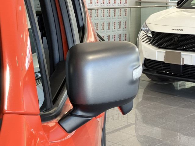 ジープ レネゲード リミテッドの中古車