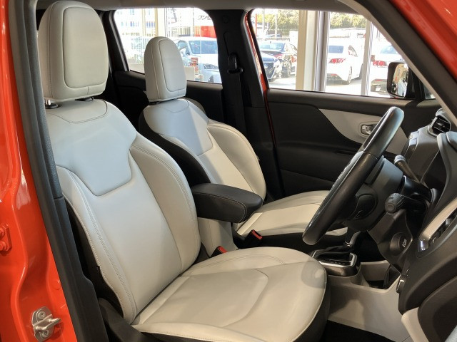 ジープ レネゲード リミテッドの中古車