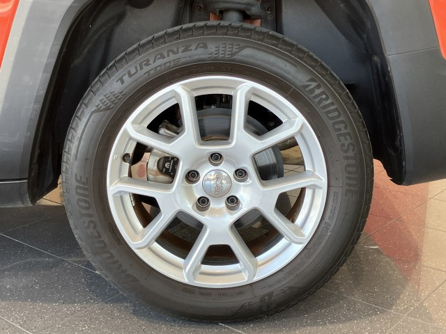 ジープ レネゲード リミテッドの中古車