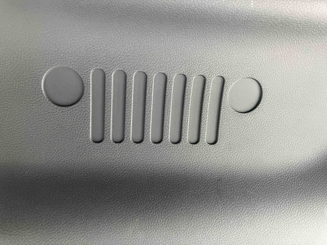 ジープ コンパス トレイルホーク 4WDの中古車