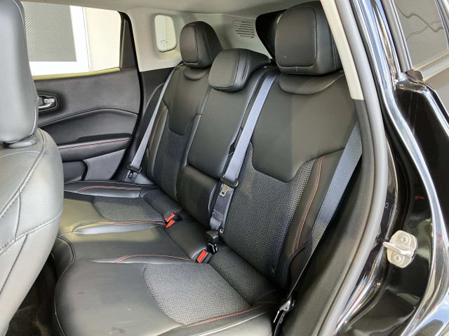 ジープ コンパス トレイルホーク 4WDの中古車