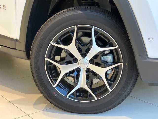 ジープ コマンダー リミテッド ディーゼルターボ 4WDの中古車