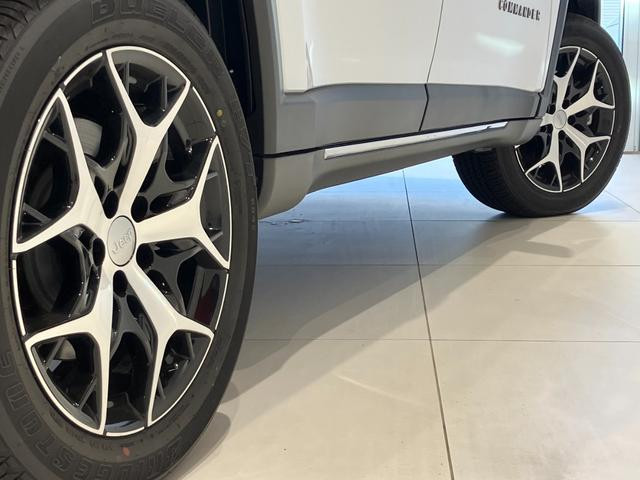 ジープ コマンダー リミテッド ディーゼルターボ 4WDの中古車