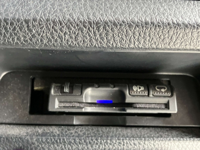 トヨタ ヴォクシー 1.8 ハイブリッド Vの中古車