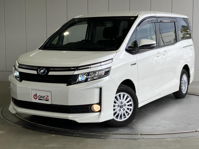 トヨタ ヴォクシー 1.8 ハイブリッド Vの中古車