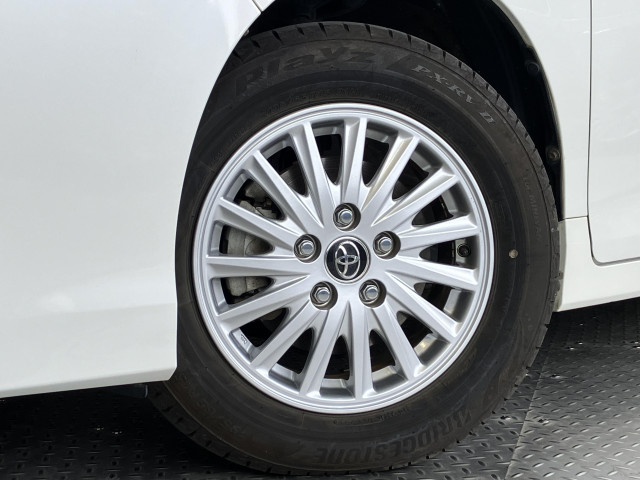 トヨタ ヴォクシー 1.8 ハイブリッド Vの中古車