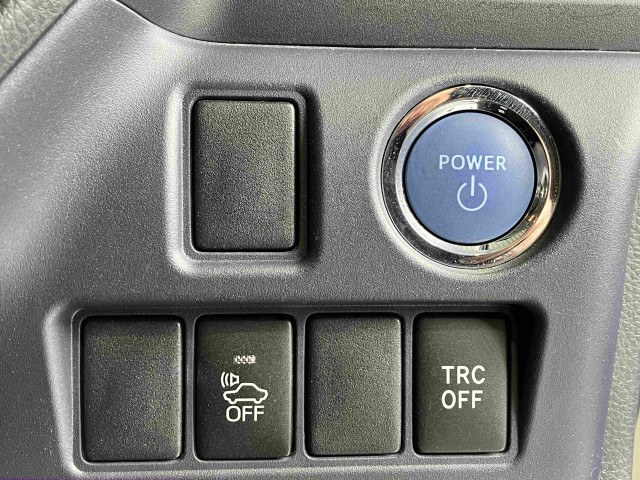 トヨタ ヴォクシー 1.8 ハイブリッド Vの中古車