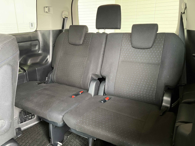 トヨタ ヴォクシー 1.8 ハイブリッド Vの中古車