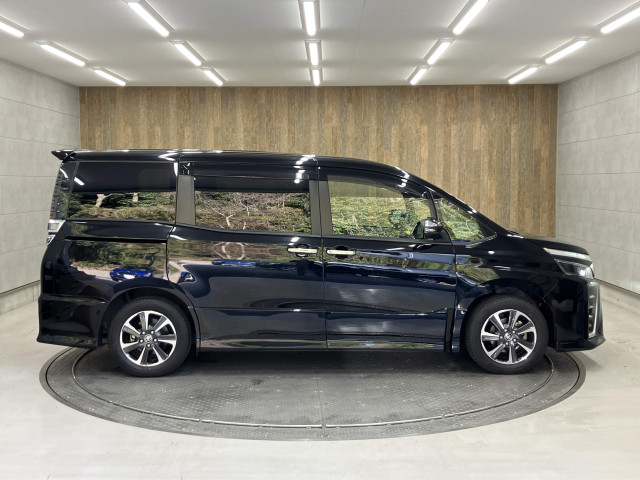 トヨタ ヴォクシー 2.0 ZS 煌Ⅲの中古車