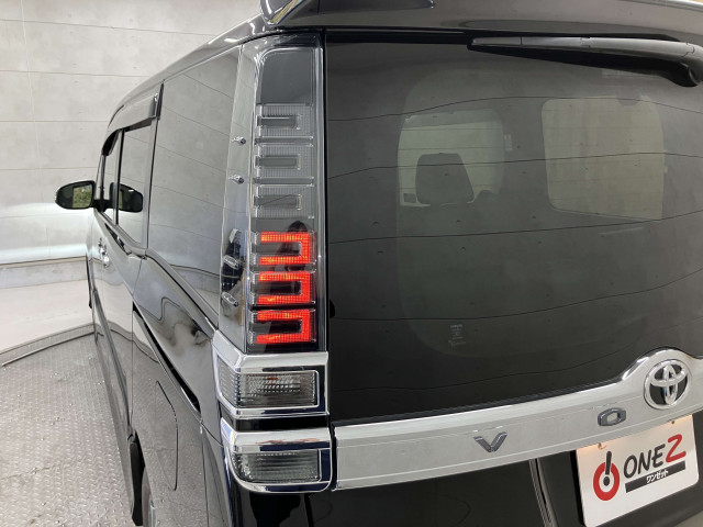 トヨタ ヴォクシー 2.0 ZS 煌Ⅲの中古車